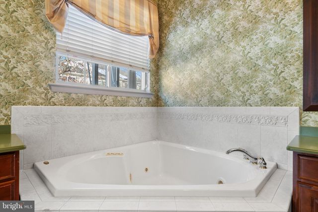 27 MISSION WAY, Barnegat, NJ 08005