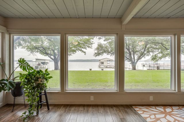 10814 Power Squadron Road, Azle, TX 76020