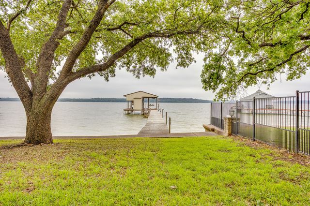 10814 Power Squadron Road, Azle, TX 76020