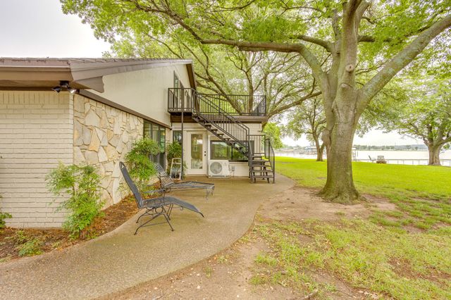 10814 Power Squadron Road, Azle, TX 76020