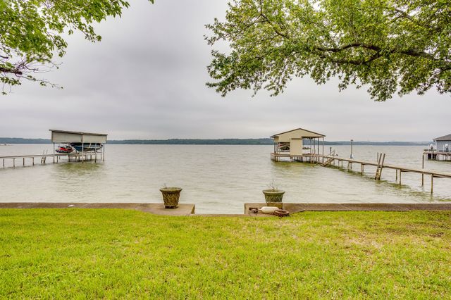 10814 Power Squadron Road, Azle, TX 76020