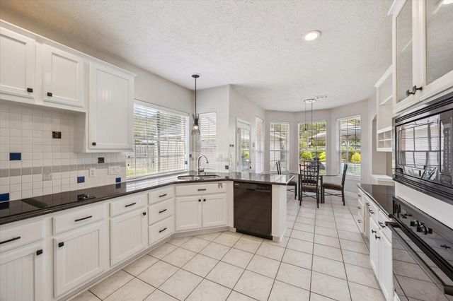 103 Chatsworth Circle, Sugar Land, TX 77479