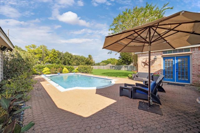 103 Chatsworth Circle, Sugar Land, TX 77479