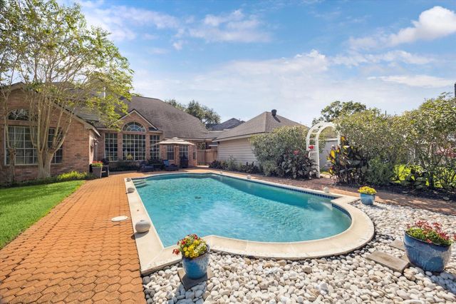 103 Chatsworth Circle, Sugar Land, TX 77479