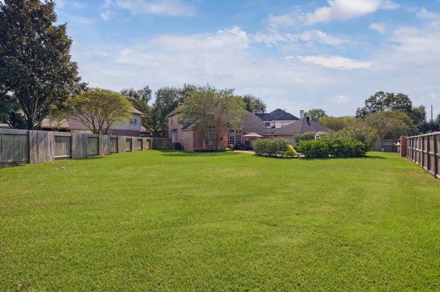 103 Chatsworth Circle, Sugar Land, TX 77479