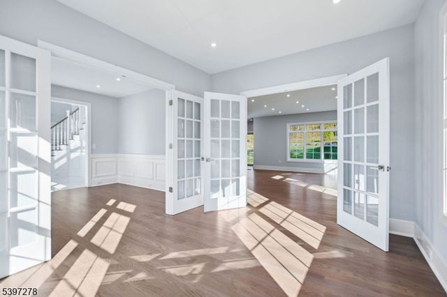 354 Beaufort Ave, Livingston Twp., NJ 07039