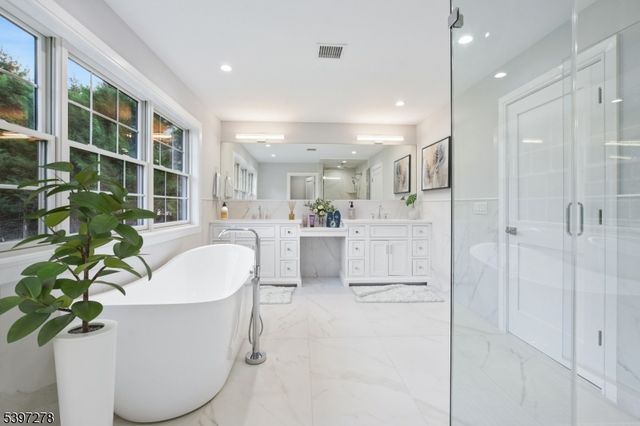 354 Beaufort Ave, Livingston Twp., NJ 07039