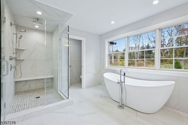 354 Beaufort Ave, Livingston Twp., NJ 07039
