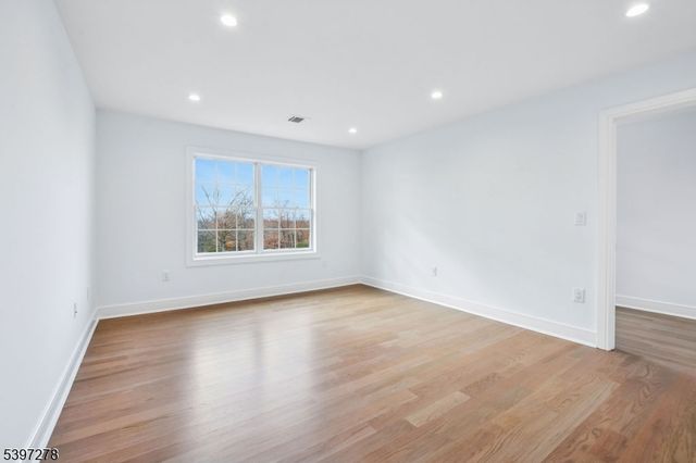 354 Beaufort Ave, Livingston Twp., NJ 07039