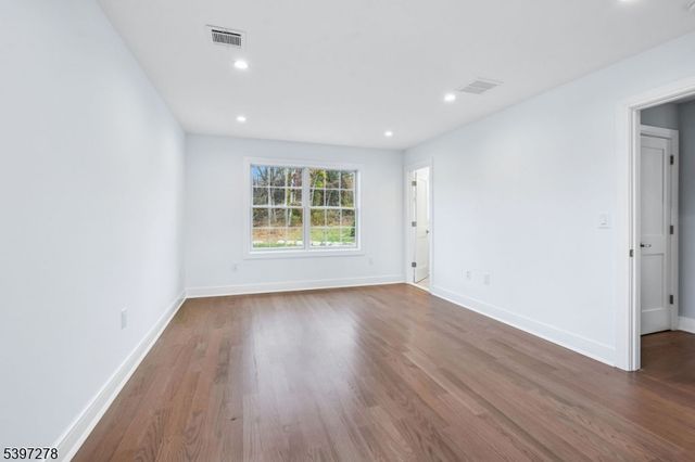 354 Beaufort Ave, Livingston Twp., NJ 07039