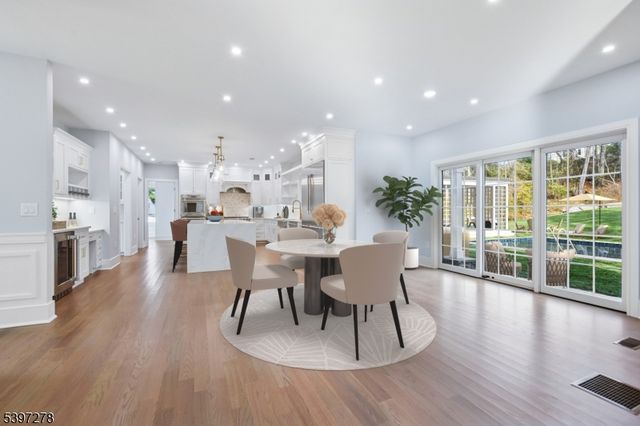 354 Beaufort Ave, Livingston Twp., NJ 07039