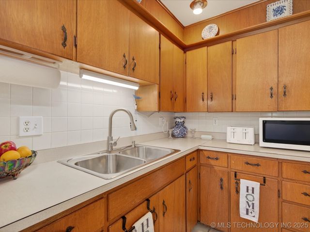 521 Lahoma, Bartlesville, OK 74003