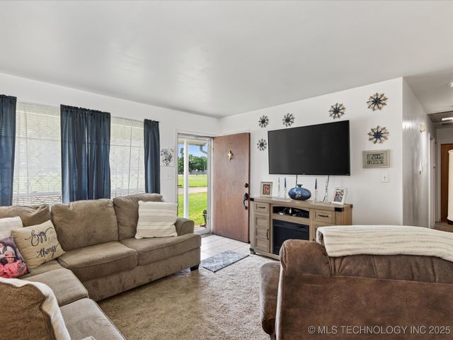 521 Lahoma, Bartlesville, OK 74003