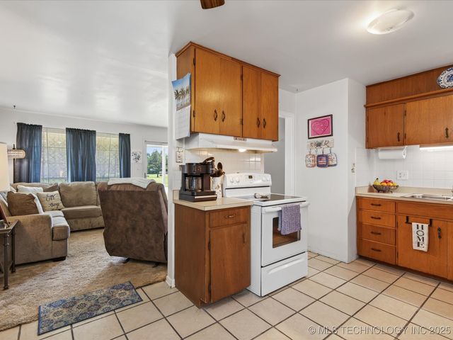 521 Lahoma, Bartlesville, OK 74003