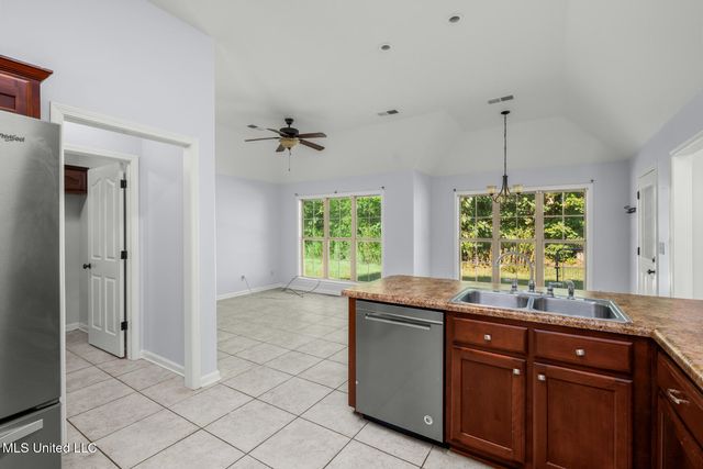 159 Castle Pines Cove, Byhalia, MS 38611