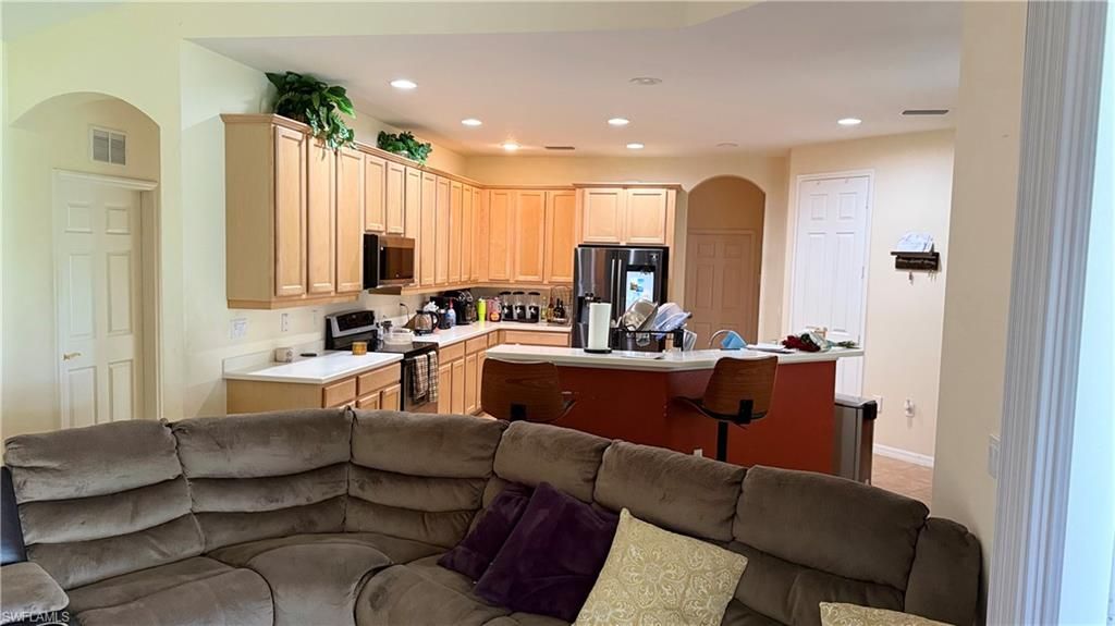 10601 Sir Michaels Place DR, BONITA SPRINGS, FL 34135 — photo 3