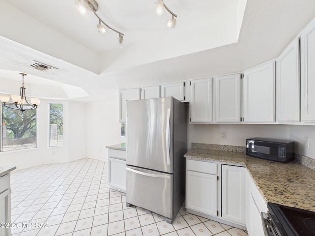 8932 N Spinel Place, Tucson, AZ 85742