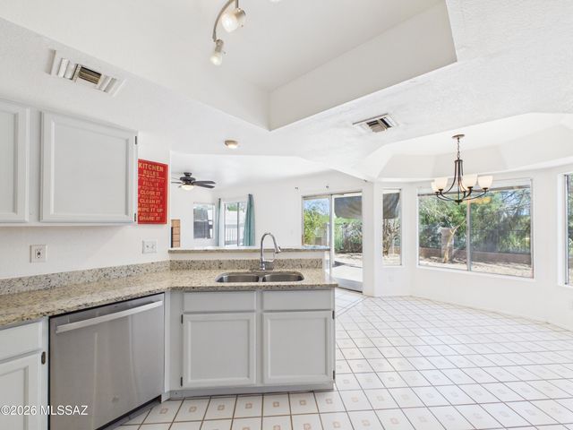 8932 N Spinel Place, Tucson, AZ 85742