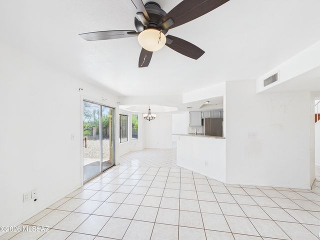8932 N Spinel Place, Tucson, AZ 85742