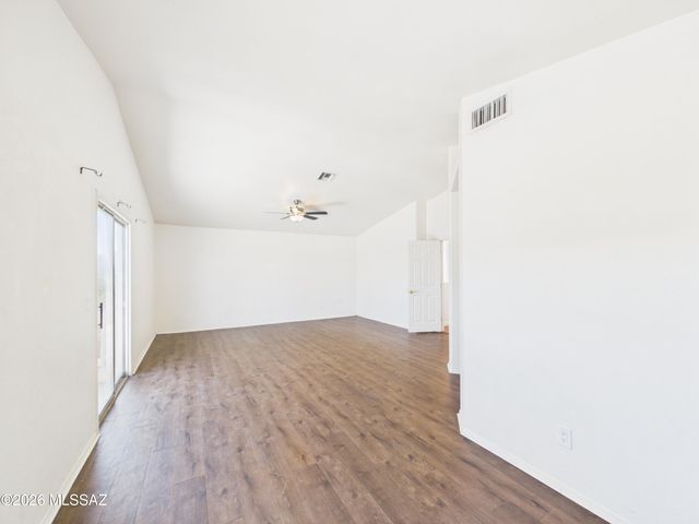 8932 N Spinel Place, Tucson, AZ 85742