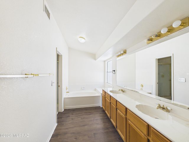 8932 N Spinel Place, Tucson, AZ 85742