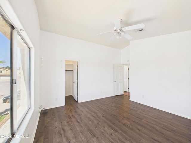 8932 N Spinel Place, Tucson, AZ 85742