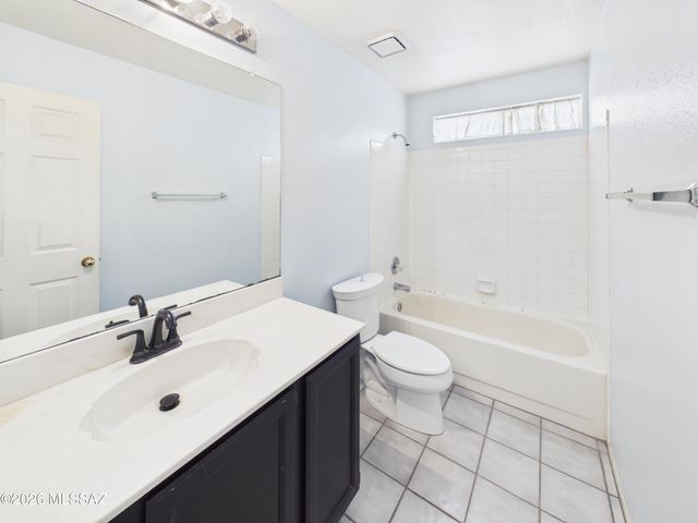 8932 N Spinel Place, Tucson, AZ 85742