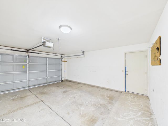 8932 N Spinel Place, Tucson, AZ 85742