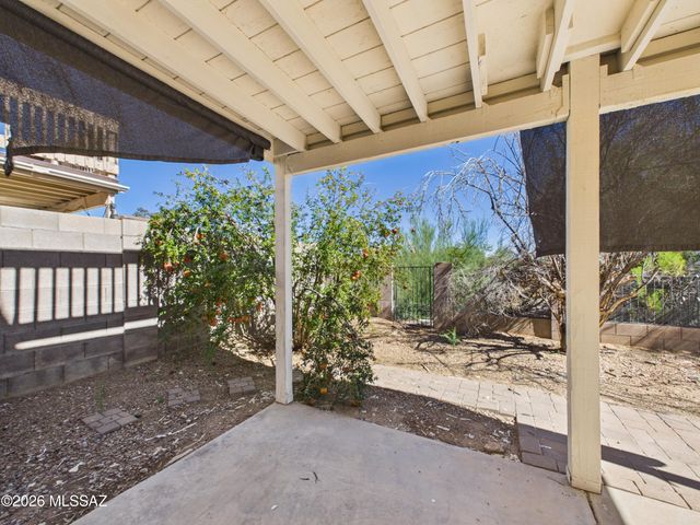 8932 N Spinel Place, Tucson, AZ 85742