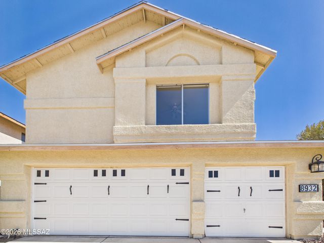 8932 N Spinel Place, Tucson, AZ 85742