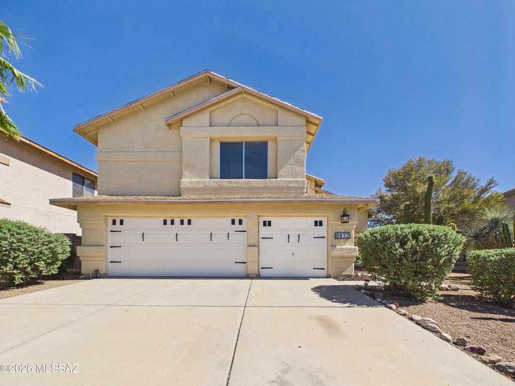 8932 N Spinel Place, Tucson, AZ 85742