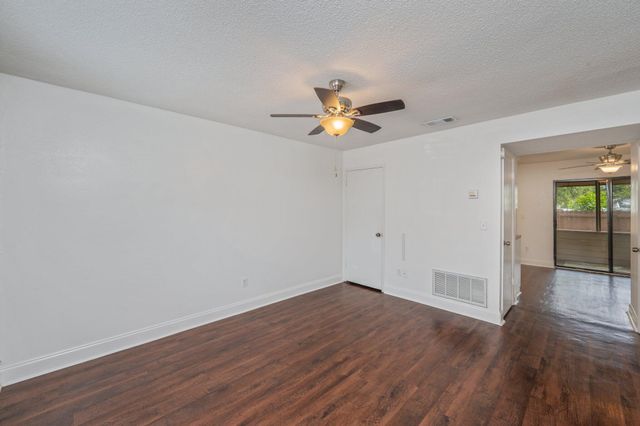 611 Center Street, UNIT 11, Fort Walton Beach, FL 32547