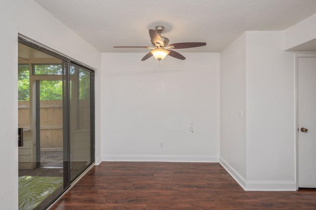 611 Center Street, UNIT 11, Fort Walton Beach, FL 32547