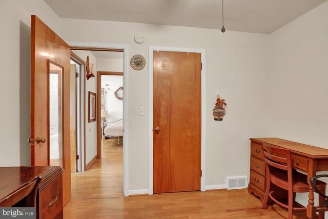 1124 BRANDON DR, Chambersburg, PA 17201