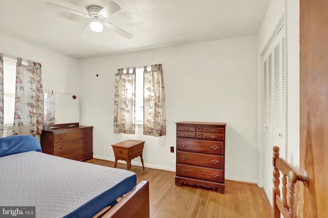 1124 BRANDON DR, Chambersburg, PA 17201