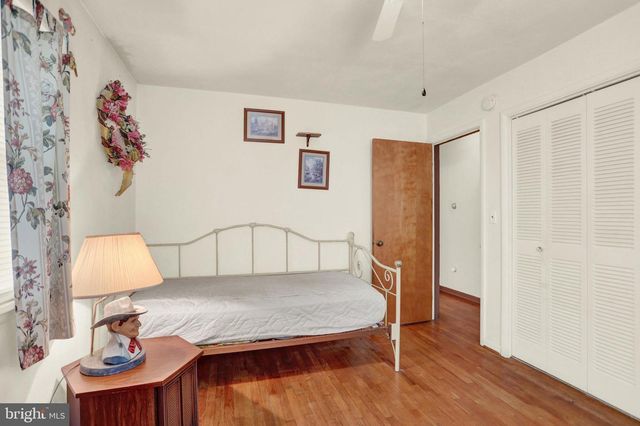 1124 BRANDON DR, Chambersburg, PA 17201