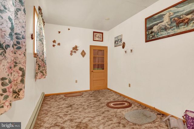 1124 BRANDON DR, Chambersburg, PA 17201