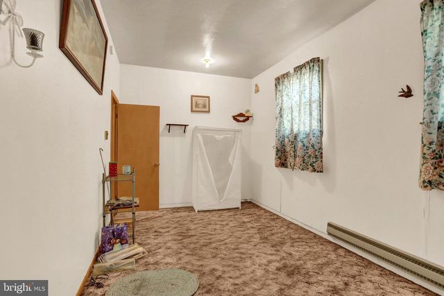 1124 BRANDON DR, Chambersburg, PA 17201