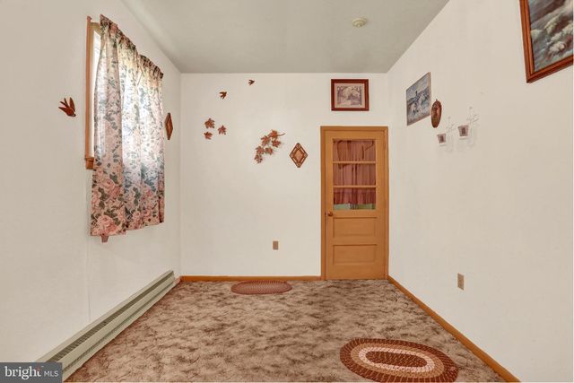 1124 BRANDON DR, Chambersburg, PA 17201