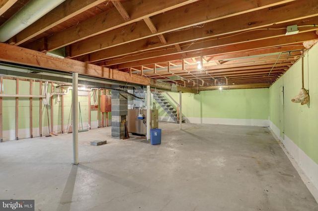 1124 BRANDON DR, Chambersburg, PA 17201