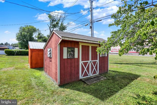 1124 BRANDON DR, Chambersburg, PA 17201