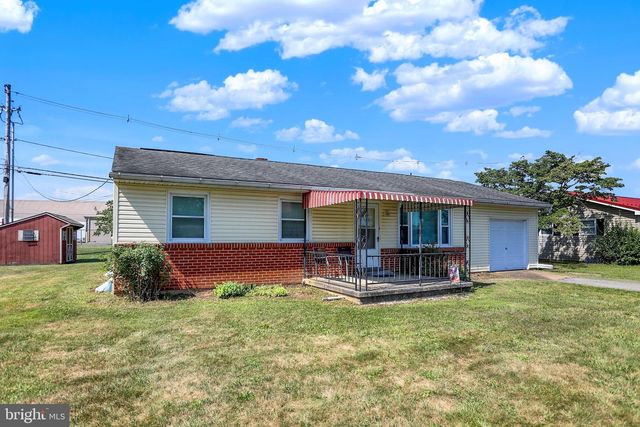 1124 BRANDON DR, Chambersburg, PA 17201