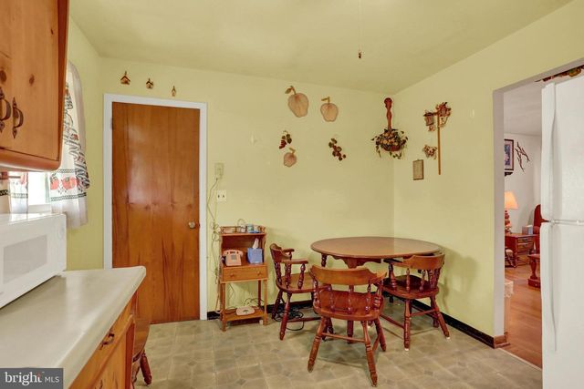 1124 BRANDON DR, Chambersburg, PA 17201