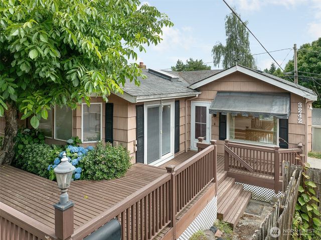 3242 36th Avenue W, Seattle, WA 98199