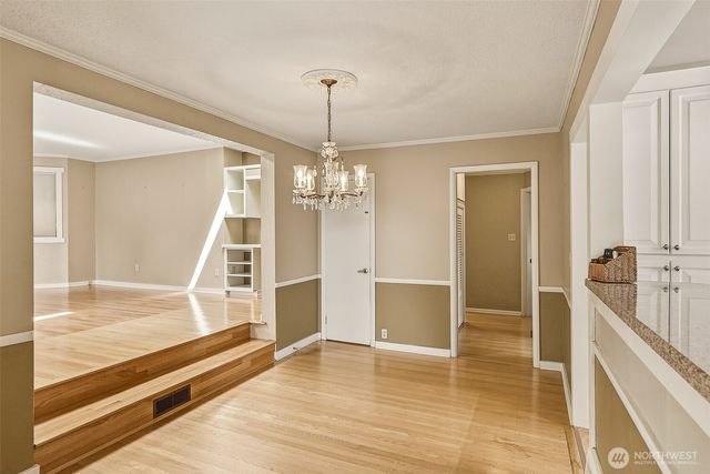 3242 36th Avenue W, Seattle, WA 98199