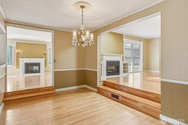 3242 36th Avenue W, Seattle, WA 98199