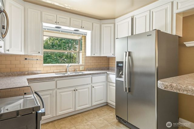 3242 36th Avenue W, Seattle, WA 98199