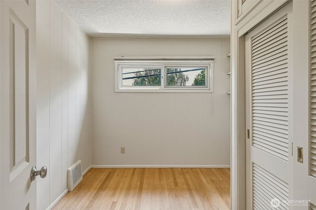 3242 36th Avenue W, Seattle, WA 98199