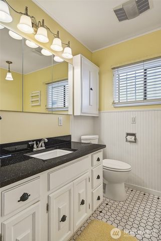 3242 36th Avenue W, Seattle, WA 98199