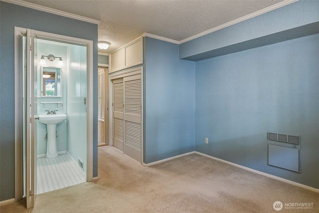 3242 36th Avenue W, Seattle, WA 98199